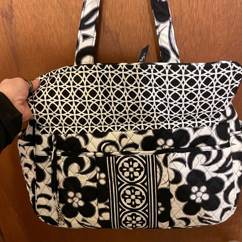 Vera Bradley Baby Bag /Diaper Bag Night & Day with White Interior Changing Pad - Picture 2 of 16